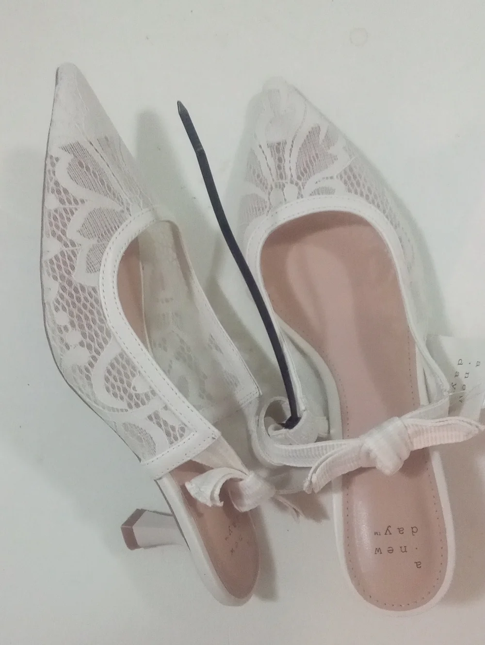 A New Day Sz 8 Ivory  Lace Slingback Heels FLAW